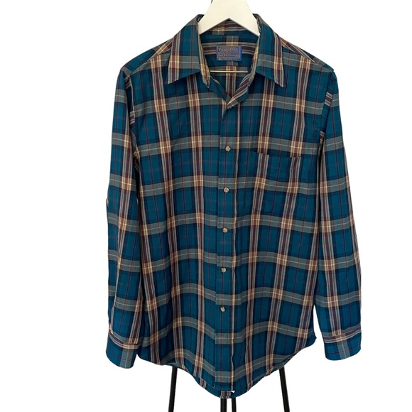 🚫SOLD🚫 Vintage Pendleton 100% Virgin Wool Plaid Button Down Shirt Size Medium - Picture 2 of 11